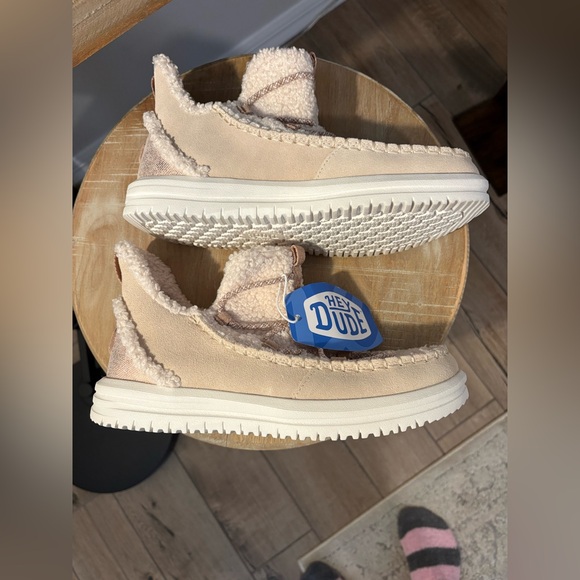 Hey Dude NWT
Camden All-Over Cozy Boot - Women’s Slip-On, 8 - Picture 3 of 7